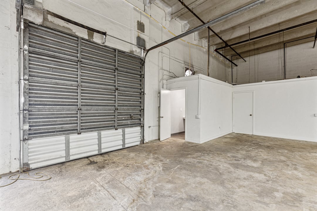 5,600 SF Industrial Space in Miami, FL Photo